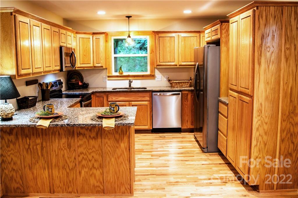 284 Dollar Ridge Sylva, NC 28779 - Photo 7 of 24 Gallery Image 7