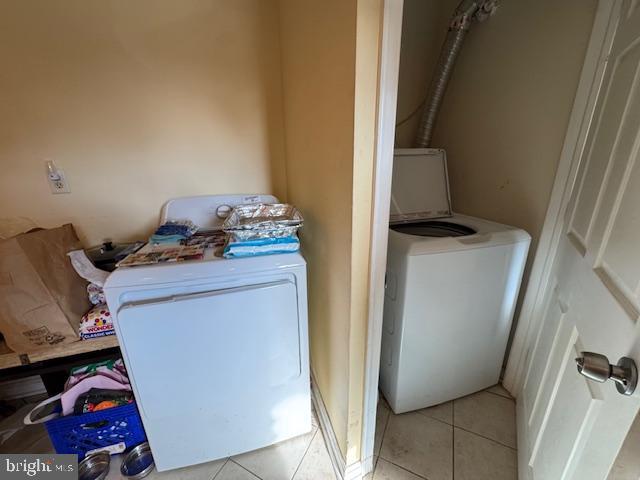548 Hellerman Street Philadelphia, PA 19111 - Photo 23 of 30 a utility room with dryer and washer