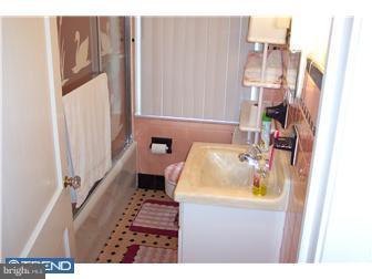 129 Reed Avenue Hamilton, NJ 08610 - Photo 6 of 12 Bathroom