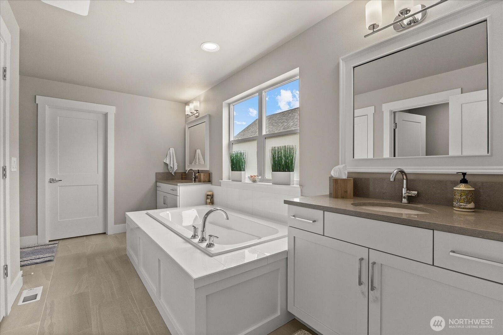 8815 Northeast 204th Street Bothell, WA 98011 - Photo 21 of 39