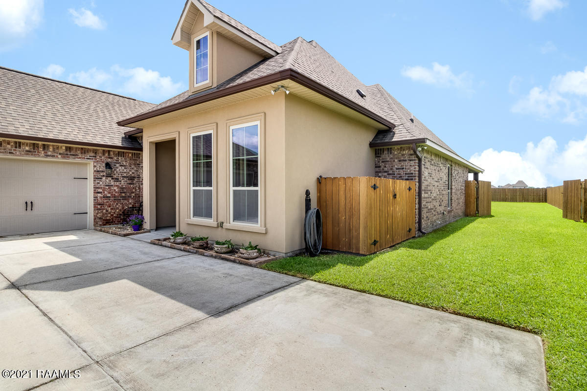 130 Chemet Road Youngsville, LA 70592 - Photo 2 of 21 Gallery Image 2