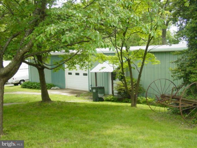9625 Braddock Road Fairfax, VA 22032 - Photo 2 of 30 3,200 SF Rear Building workshop