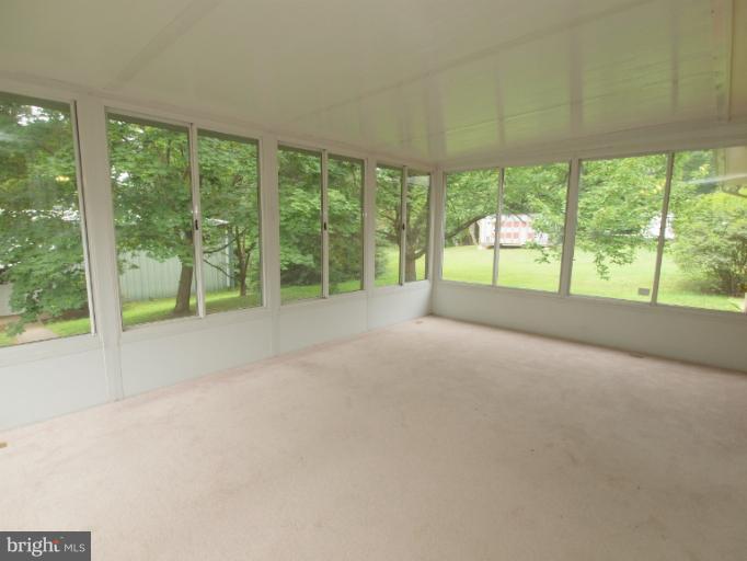 9625 Braddock Road Fairfax, VA 22032 - Photo 26 of 30 Sun Room