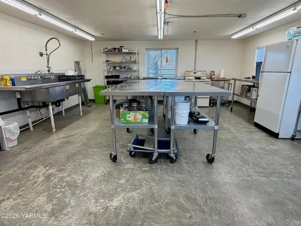 $289,000 | 3676 North County Line Road, Sunnyside, WA 98944