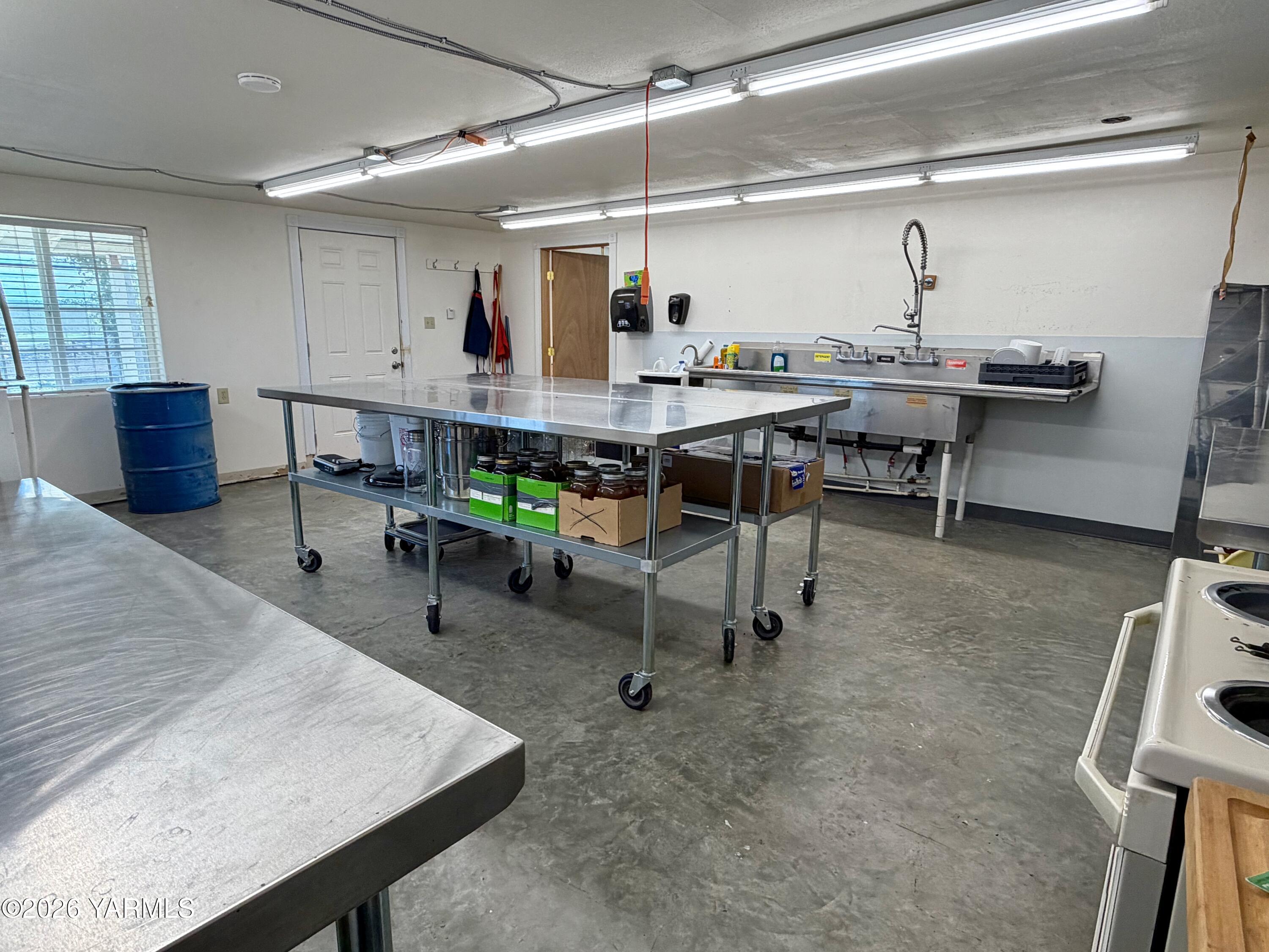 3676 North County Line Road Sunnyside, WA 98944 - Photo 4 of 19 IMG_1536