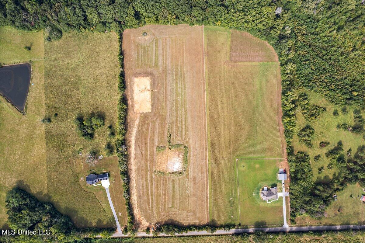 881 Sharon Road Canton, MS 39046 - Photo 2 of 8 DJI_0557