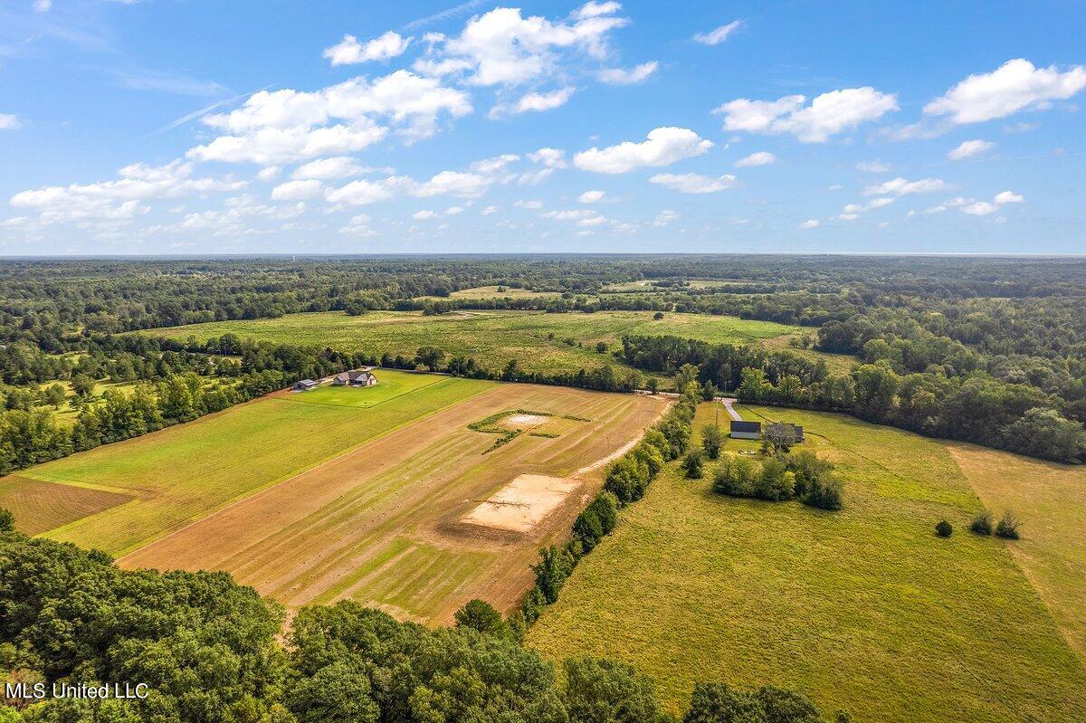 881 Sharon Road Canton, MS 39046 - Photo 4 of 8 DJI_0560