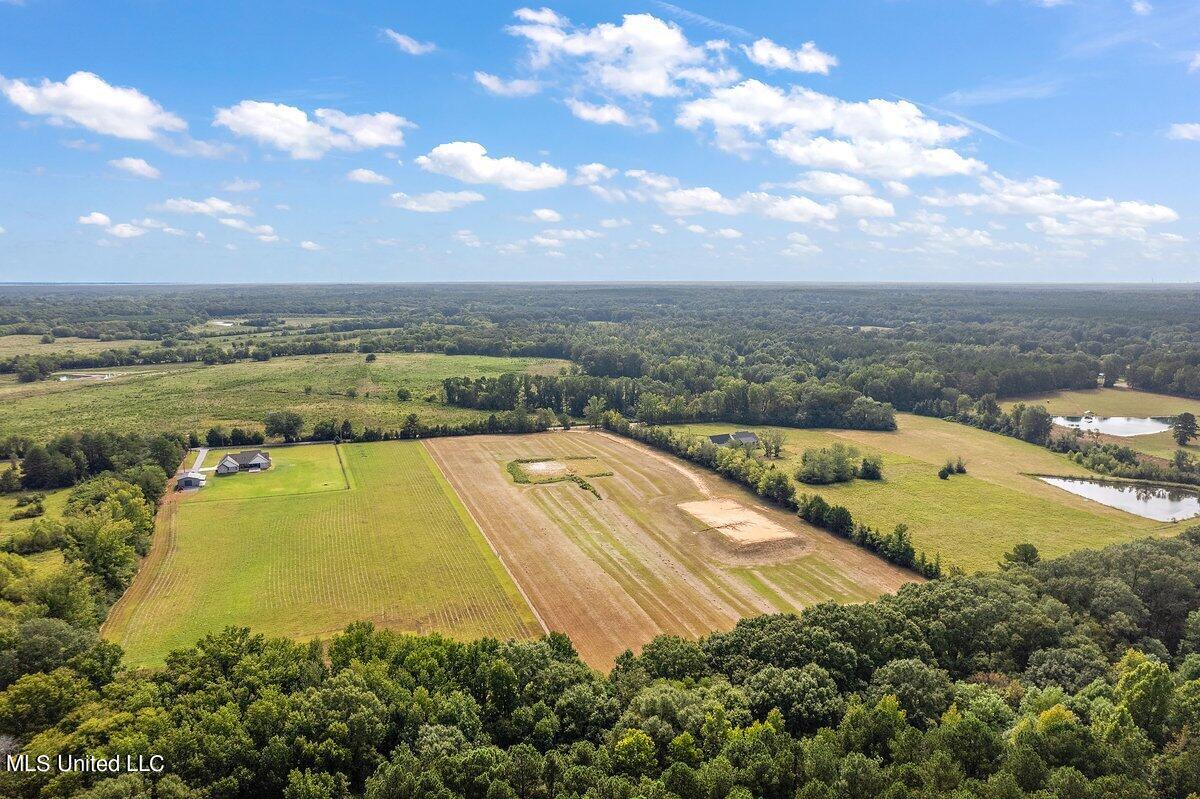 881 Sharon Road Canton, MS 39046 - Photo 5 of 8 DJI_0563