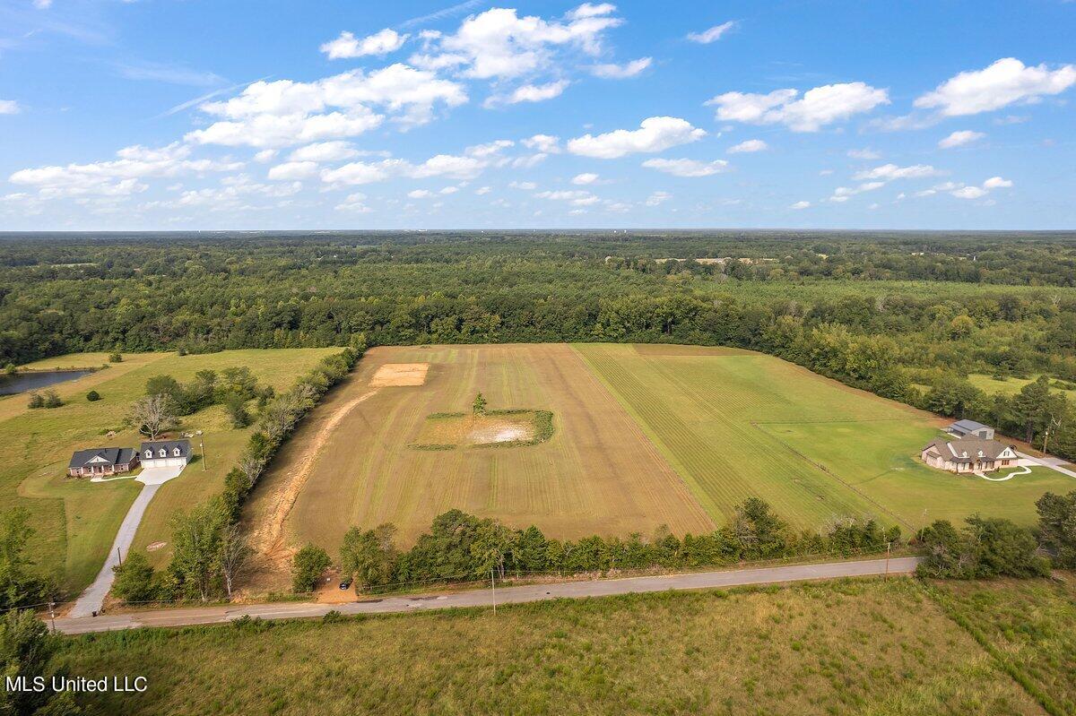 881 Sharon Road Canton, MS 39046 - Photo 6 of 8 DJI_0568