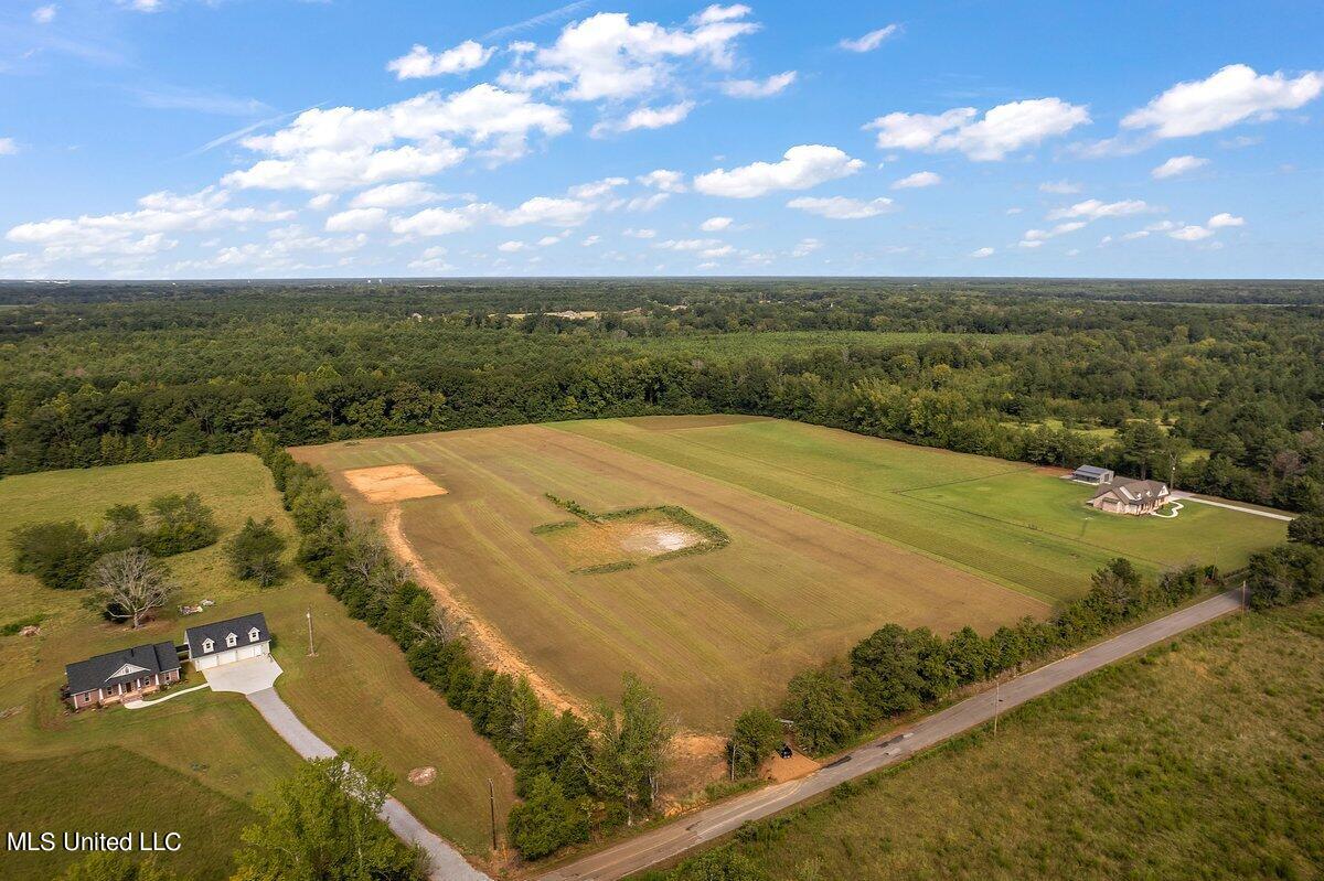 881 Sharon Road Canton, MS 39046 - Photo 8 of 8 DJI_0574