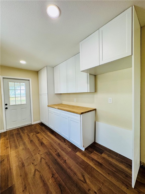 1185 Fm 1540 Sandia, TX 78383 - Photo 10 of 29 a room with a bed and cabinets