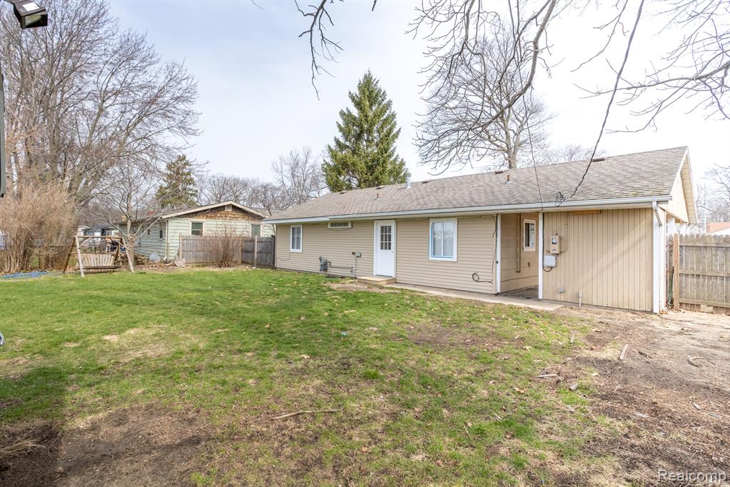 2353 Riverside Drive Port Huron, MI 48060 - Photo 19 of 23