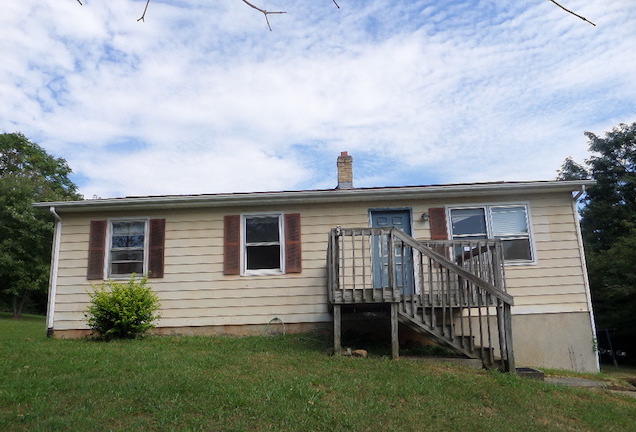 136 Colonial Road Blue Ridge, VA 24064 - Photo 1 of 14 Front