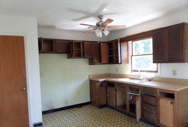 136 Colonial Road Blue Ridge, VA 24064 - Photo 8 of 14 136kit97v1