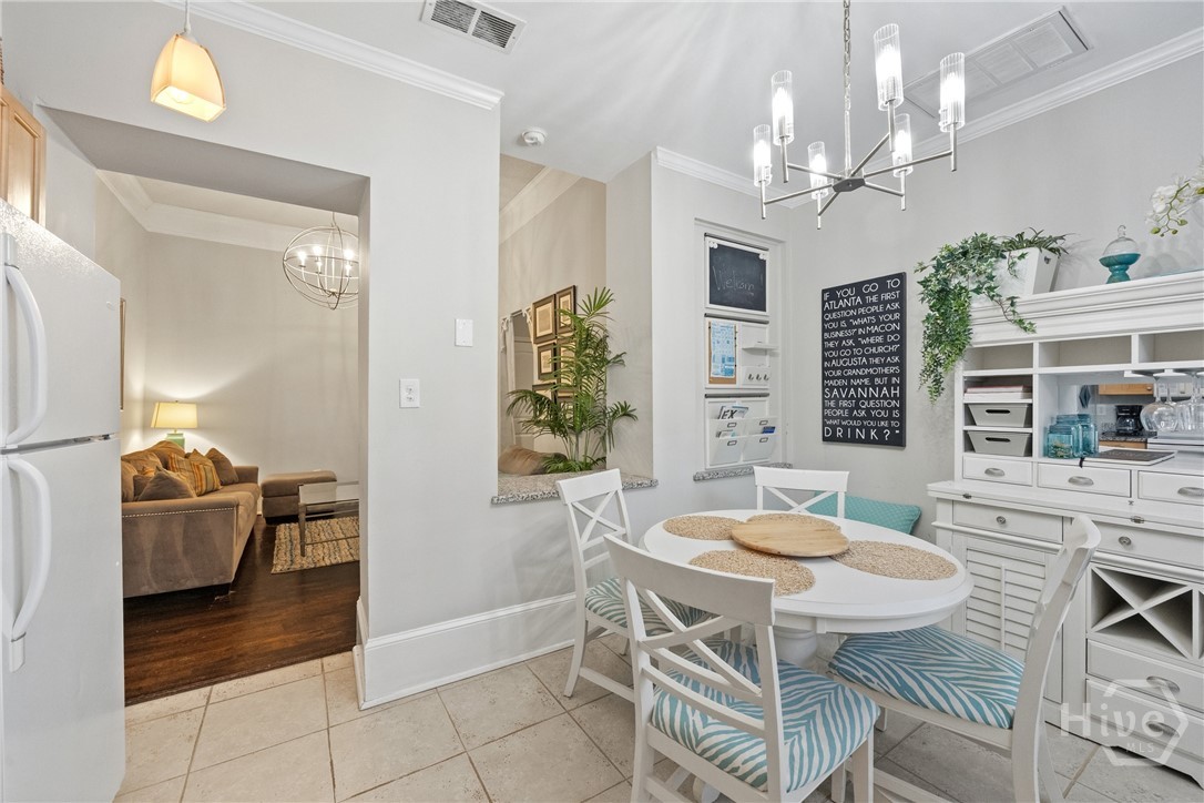 217 Abercorn Street, Unit B3 Savannah, GA 31401 - Photo 14 of 25 Dining area