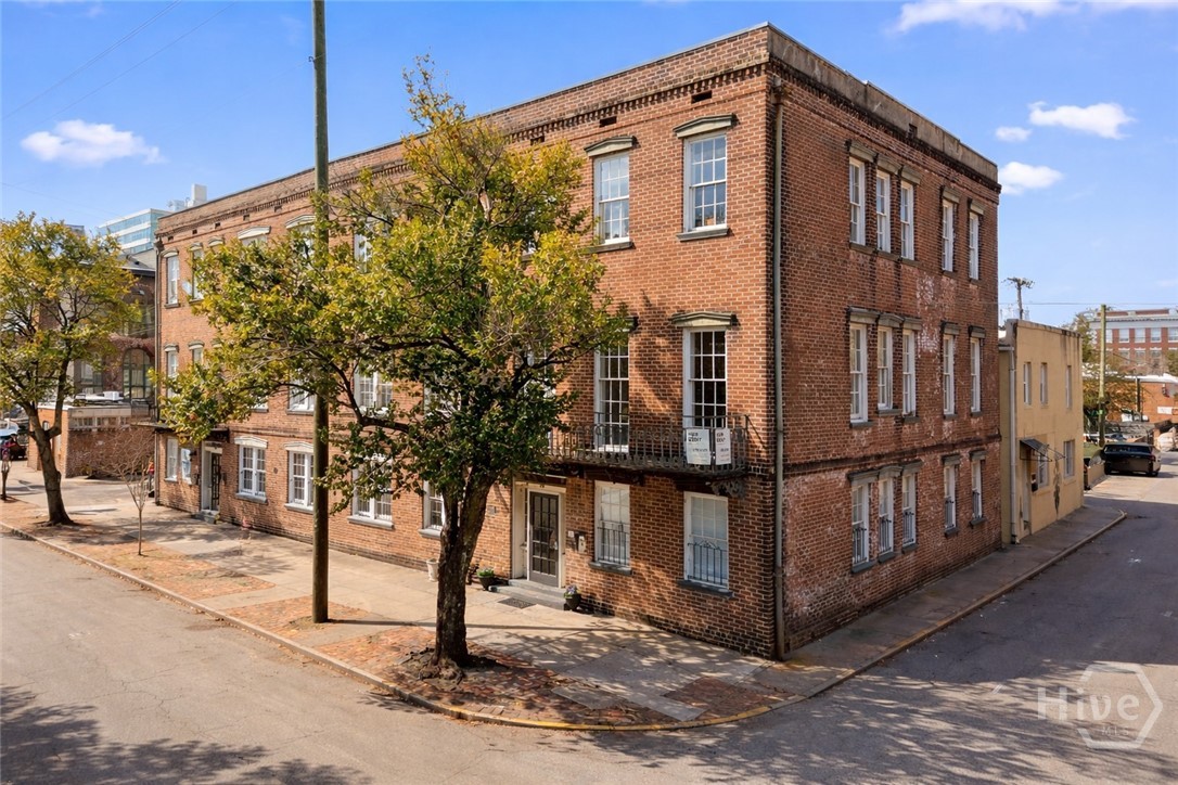 217 Abercorn Street, Unit B3 Savannah, GA 31401 - Photo 21 of 25 Exterior, corner building