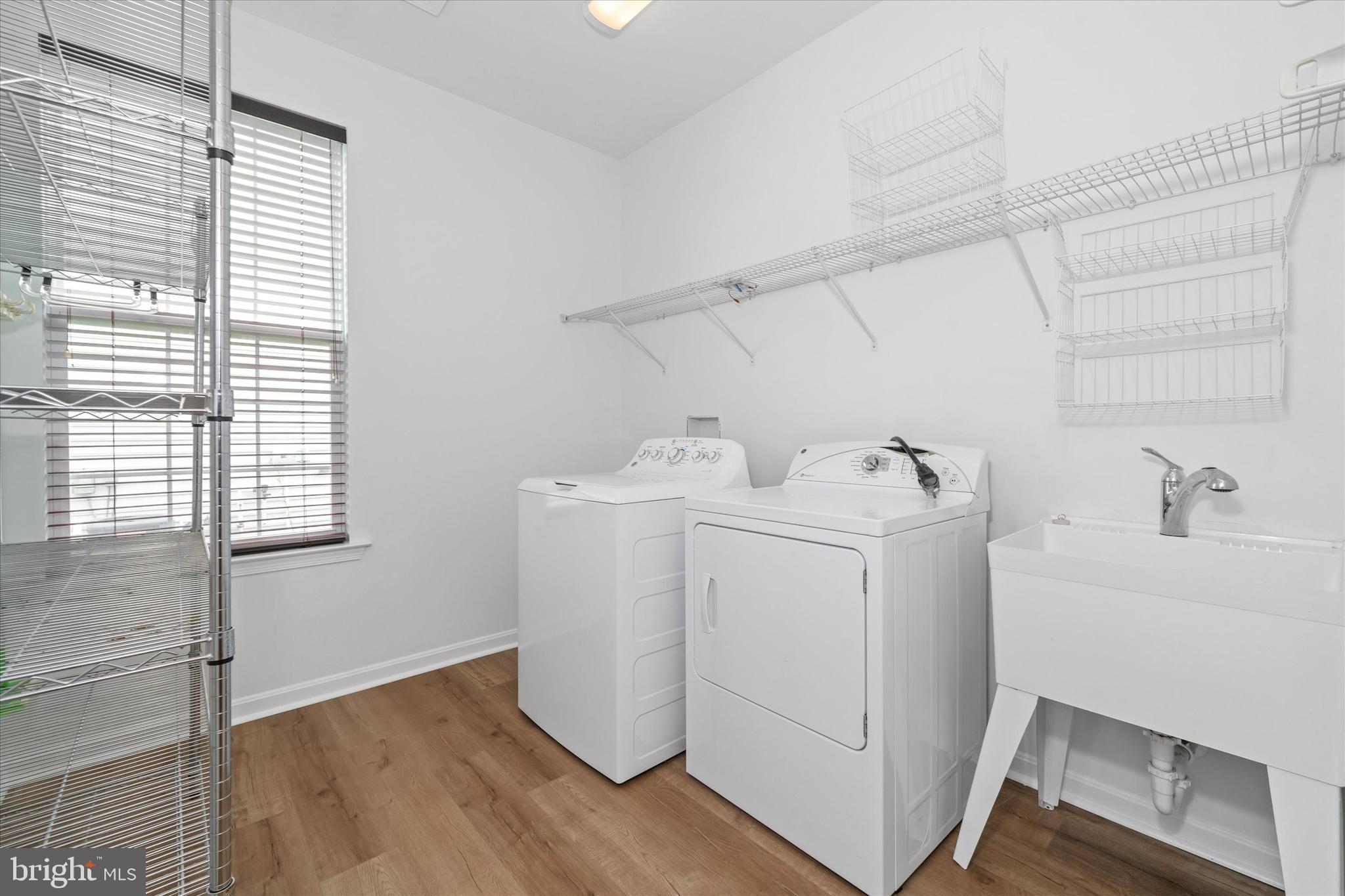424 Winterberry Drive Middletown, DE 19709 - Photo 29 of 43 a utility room with dryer and washer