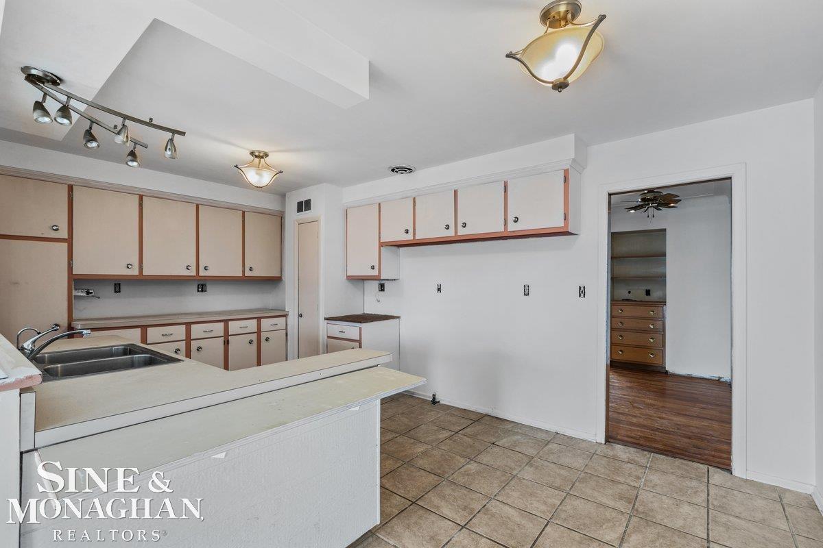 6397 Dyke Road Algonac, MI 48001 - Photo 18 of 33 Kitchen