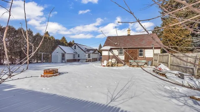 $269,000 | 1813 Washington Avenue, Unit 1817, Sheboygan, WI 53081