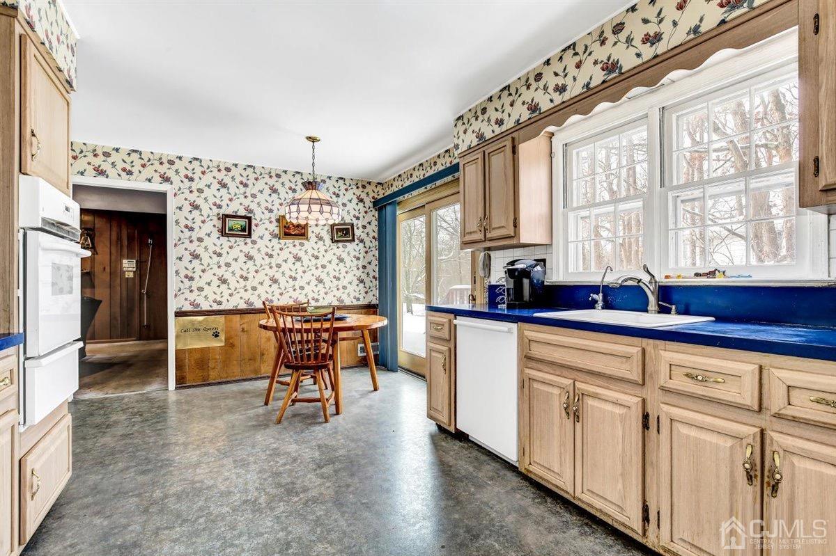 147 Fern Road East Brunswick, NJ 08816 - Photo 14 of 40 Gallery Image 14