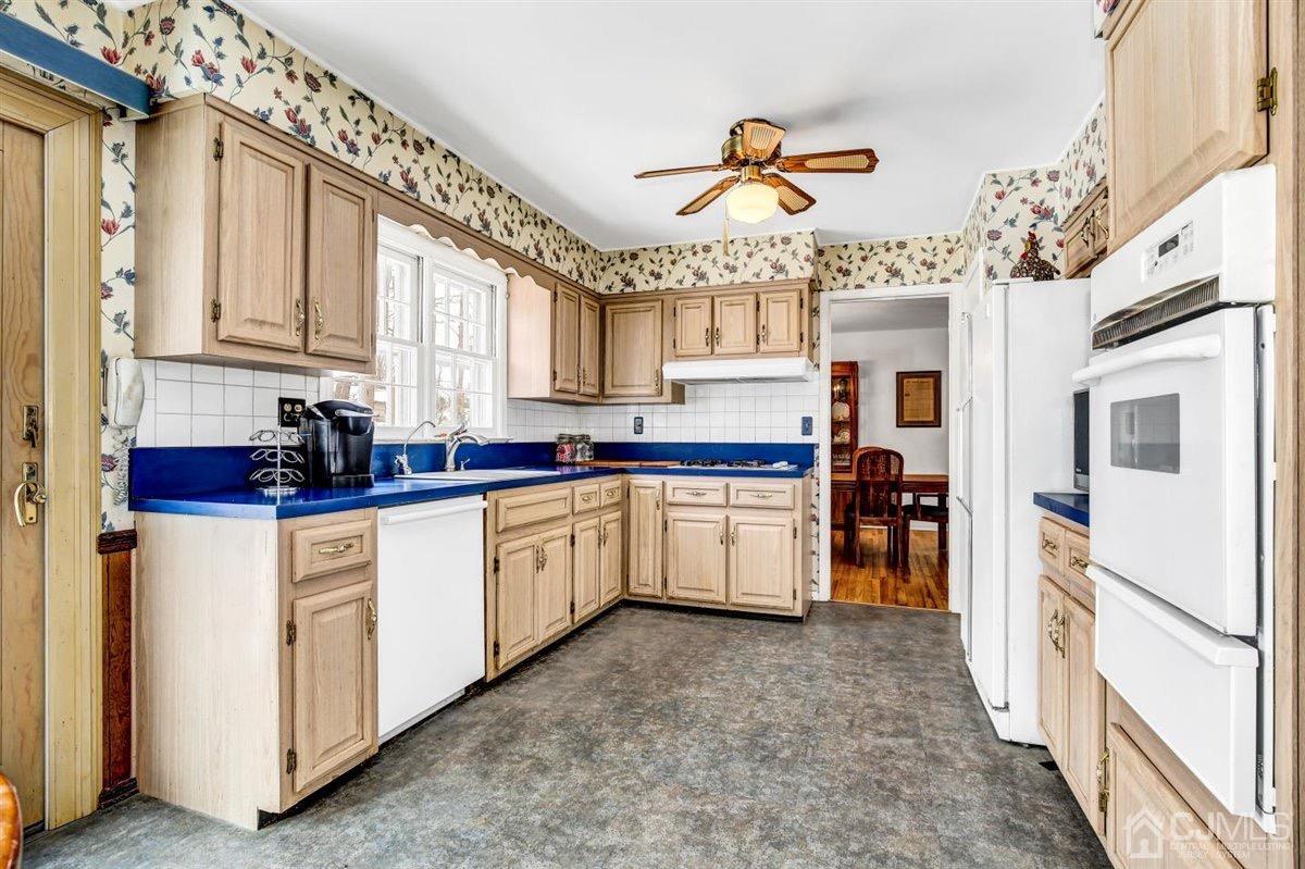 147 Fern Road East Brunswick, NJ 08816 - Photo 16 of 40 Gallery Image 16
