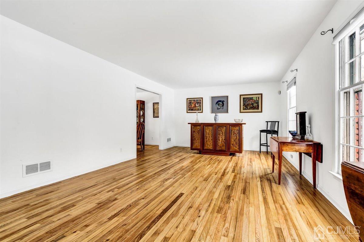 147 Fern Road East Brunswick, NJ 08816 - Photo 18 of 40 Gallery Image 18