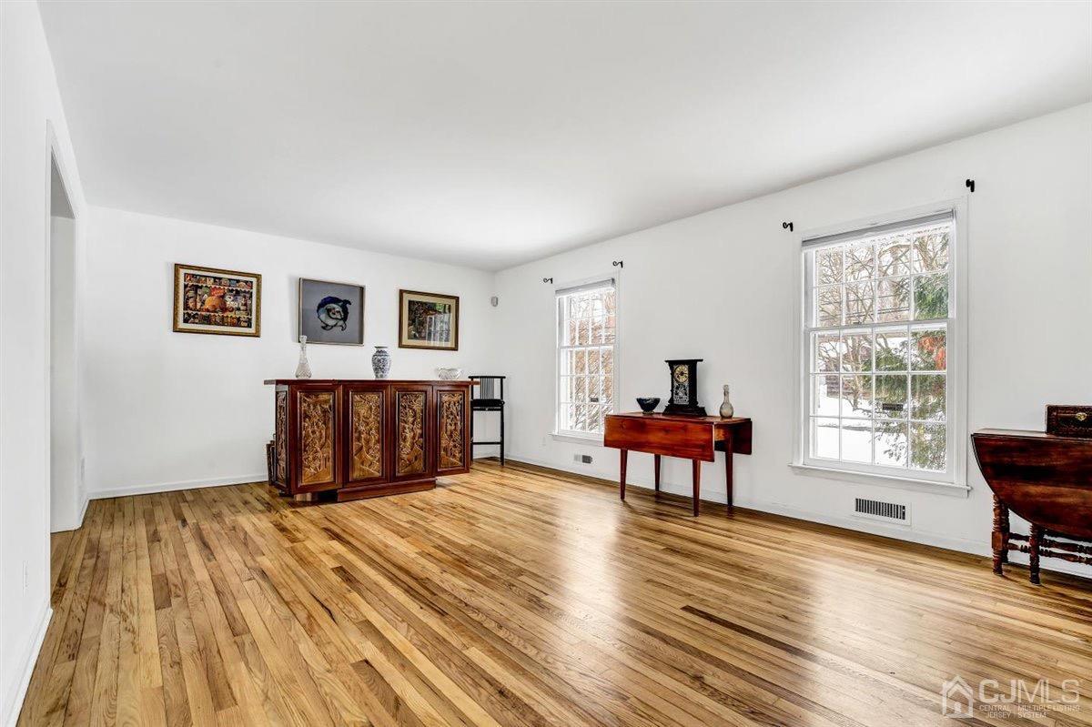 147 Fern Road East Brunswick, NJ 08816 - Photo 19 of 40 Gallery Image 19