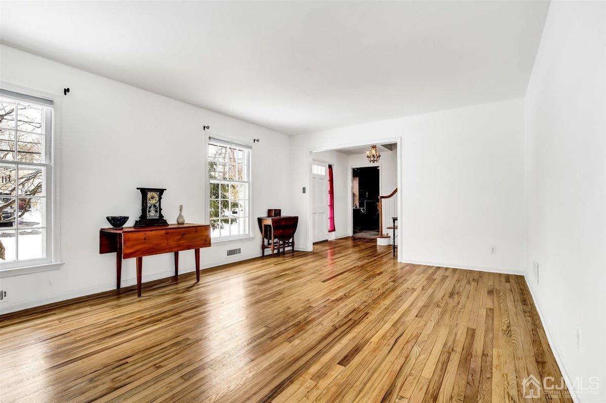 147 Fern Road East Brunswick, NJ 08816 - Photo 20 of 40 Gallery Image 20