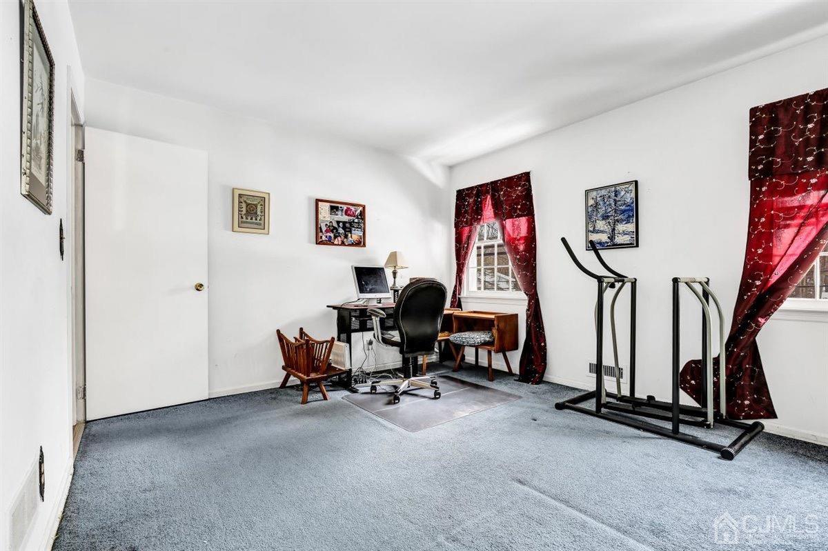 147 Fern Road East Brunswick, NJ 08816 - Photo 34 of 40 Gallery Image 34