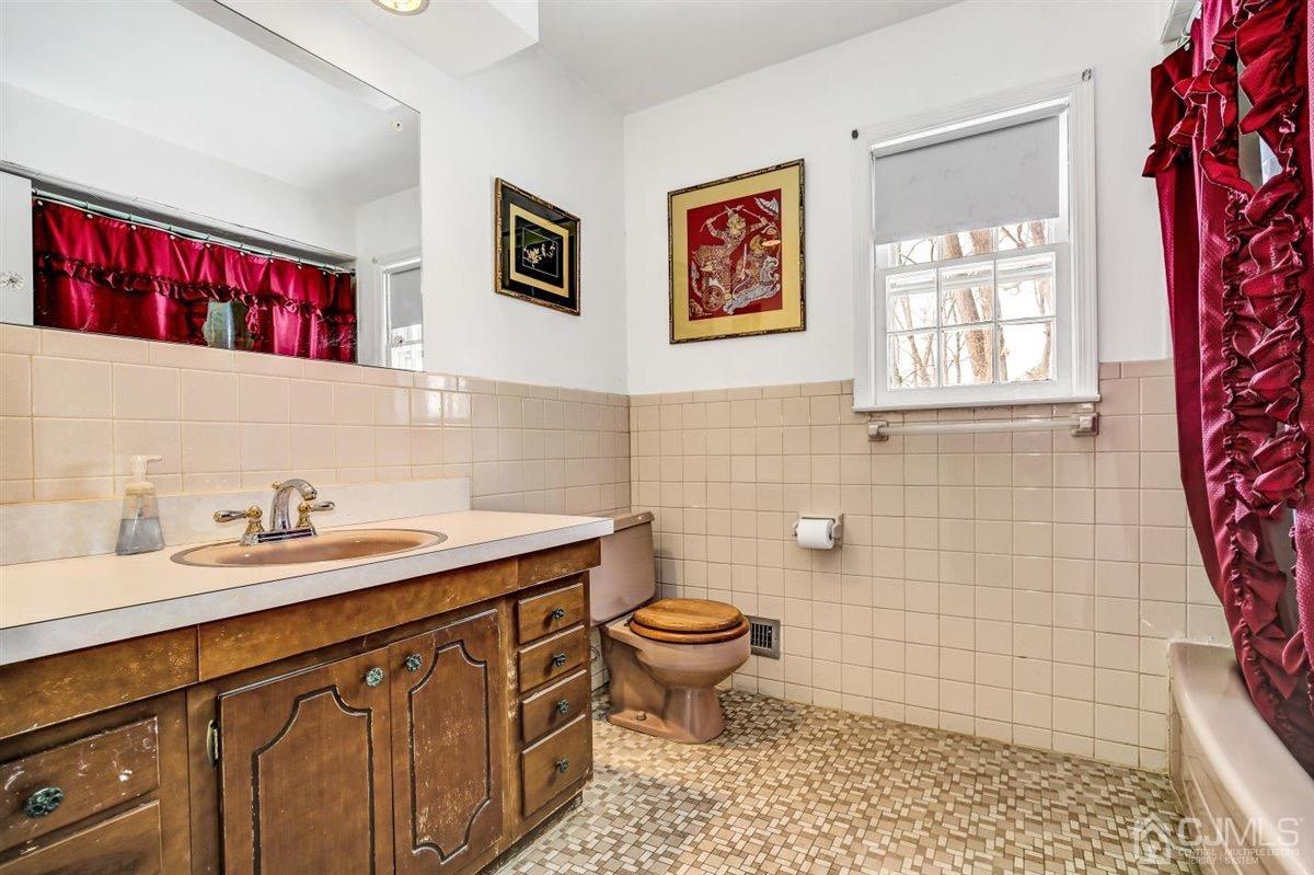 147 Fern Road East Brunswick, NJ 08816 - Photo 37 of 40 Gallery Image 37