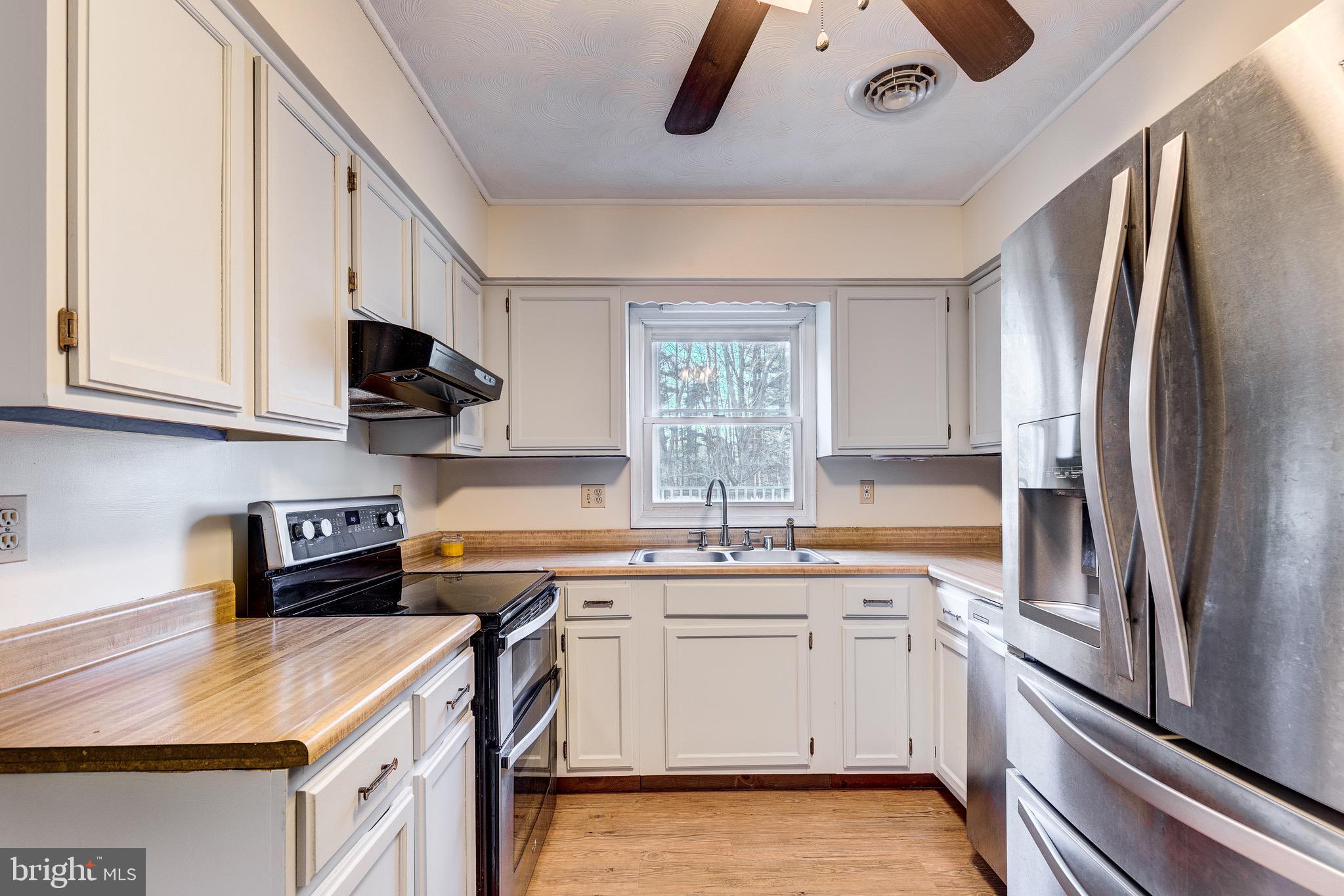 1075 Stone Road Westminster, MD 21158 - Photo 11 of 42 Kitchen