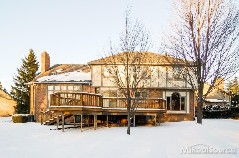 1069 Olympia Drive Rochester Hills, MI 48306 - Photo 4 of 27
