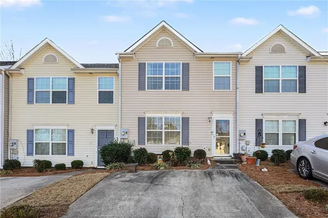 $220,000 | 123 Chastain Circle, Newnan, GA 30263