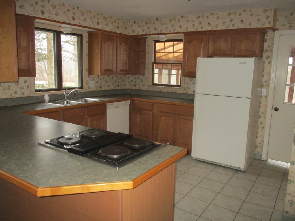 6 Stoddard Road North Brookfield, MA 01535 - Photo 4 of 30