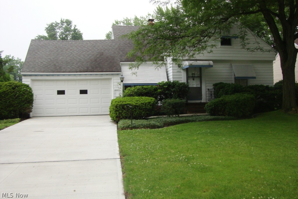 1711 Sunview Road Cleveland, OH 44124 - Photo 1 of 13