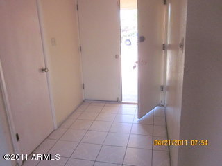 4228 East Apollo Road Phoenix, AZ 85042 - Photo 4 of 14 entry