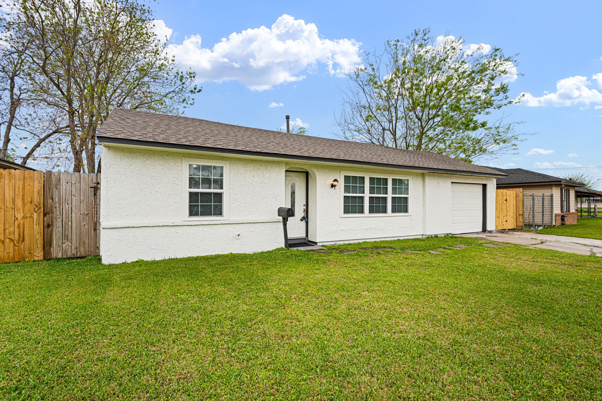 Welcome home to 1426 Shawnee St. this modern, single-story home features a 4 bed, 2 bath, 1-car garage with spacious driveway.