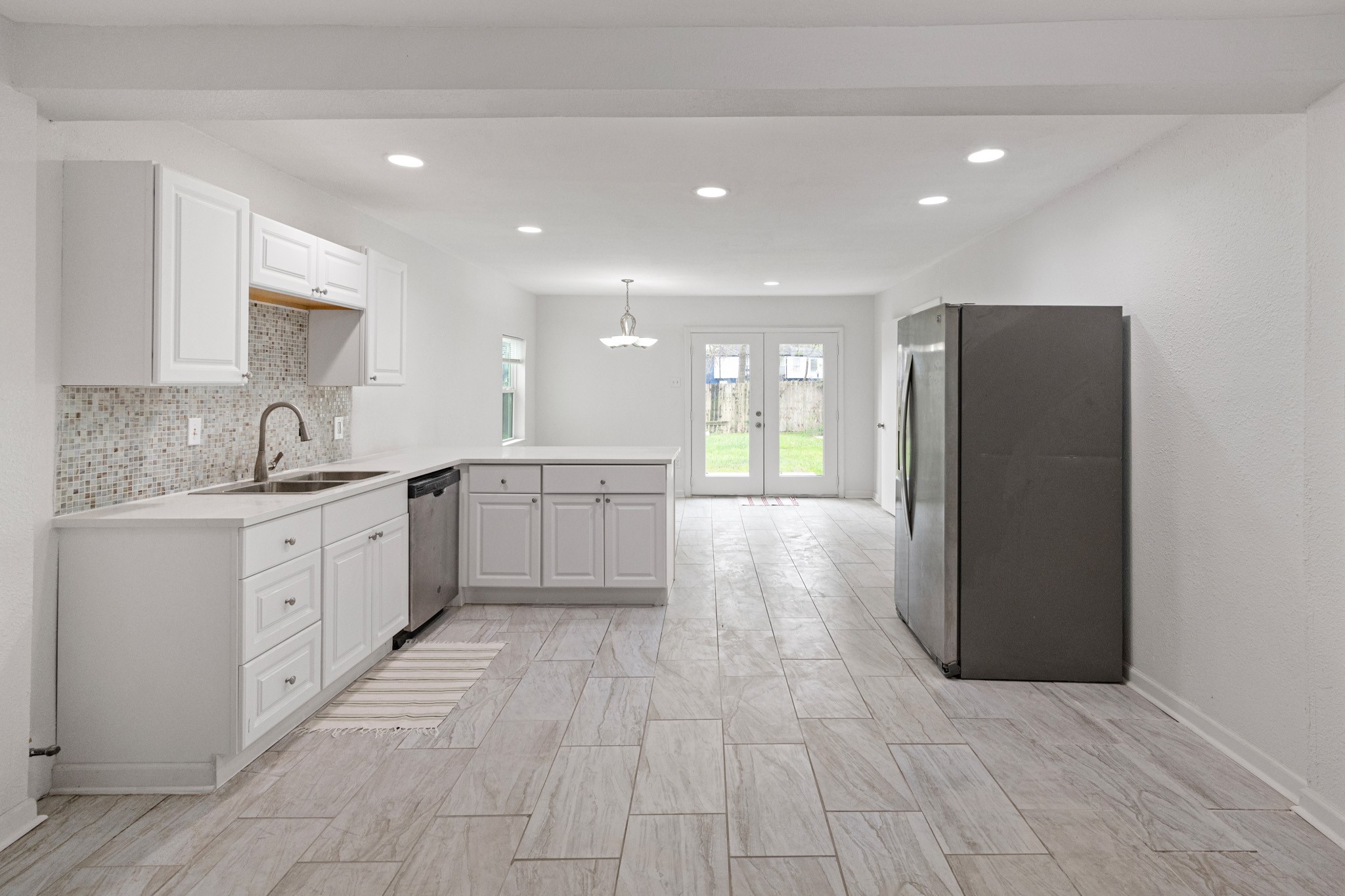 1426 Shawnee Street Houston, TX 77034 - Photo 9 of 28