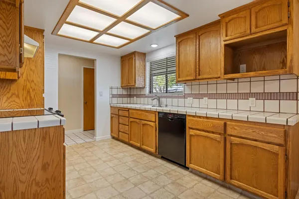 $475,000 | 1400 Rosemead Court, Modesto, CA 95350