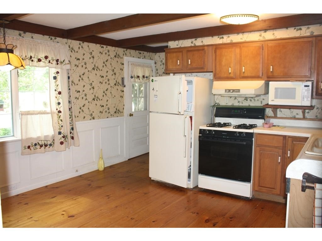 246 Barrett Hill Road Rutland Town, VT 05736 - Photo 7 of 16