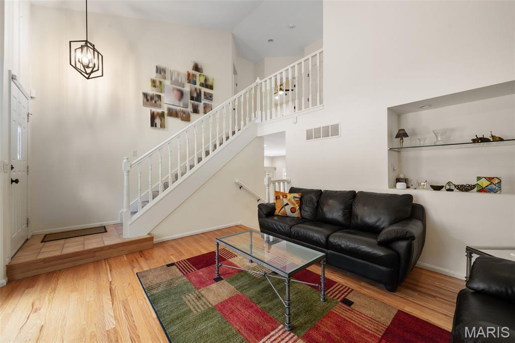 1028 North Spoede Road Creve Coeur, MO 63146 - Photo 8 of 56