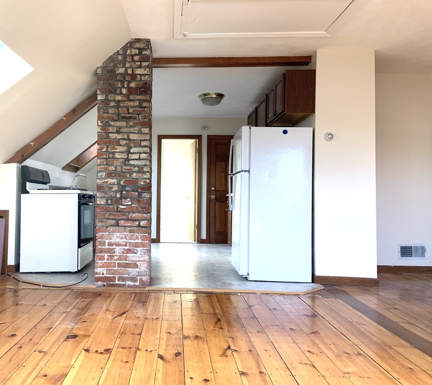 24 Rantoul Street, Unit 3 Beverly, MA 01915 - Photo 8 of 15 Gallery Image 8