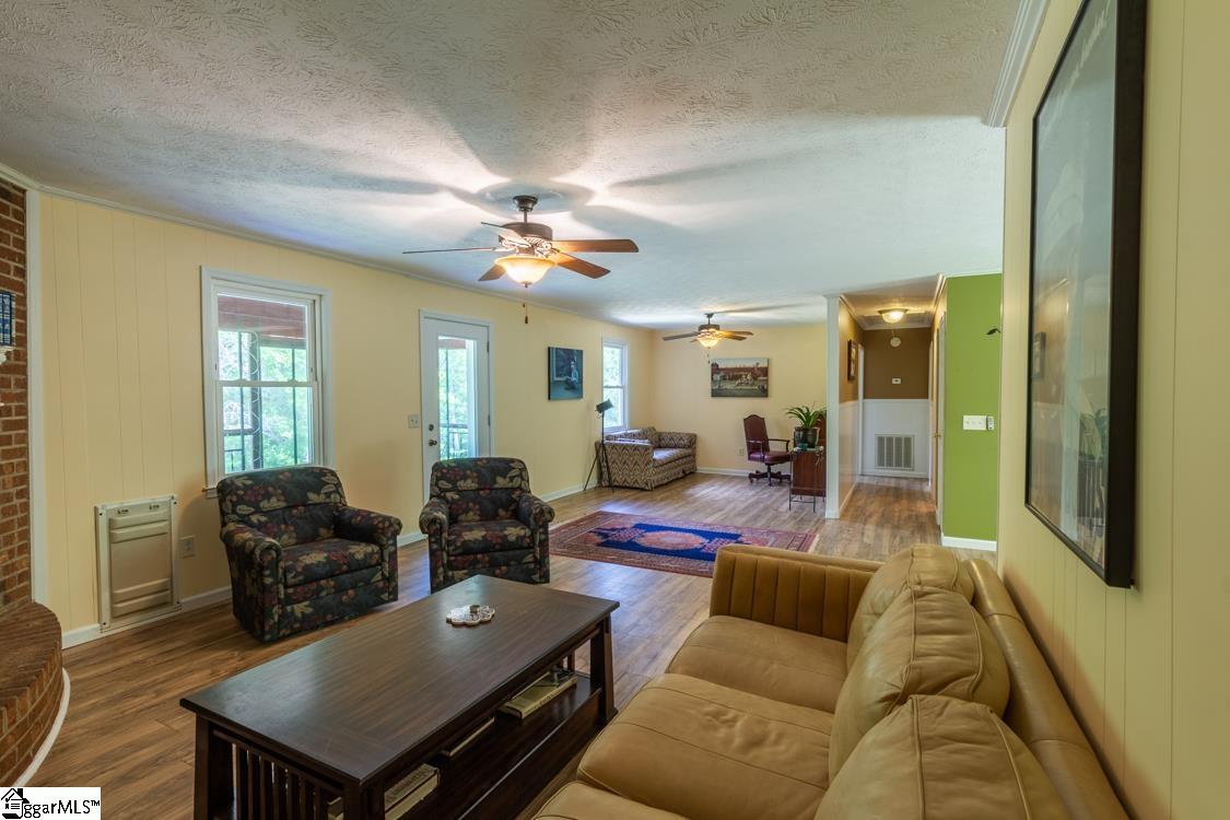 211 Banks Road Travelers Rest, SC 29690 - Photo 17 of 36