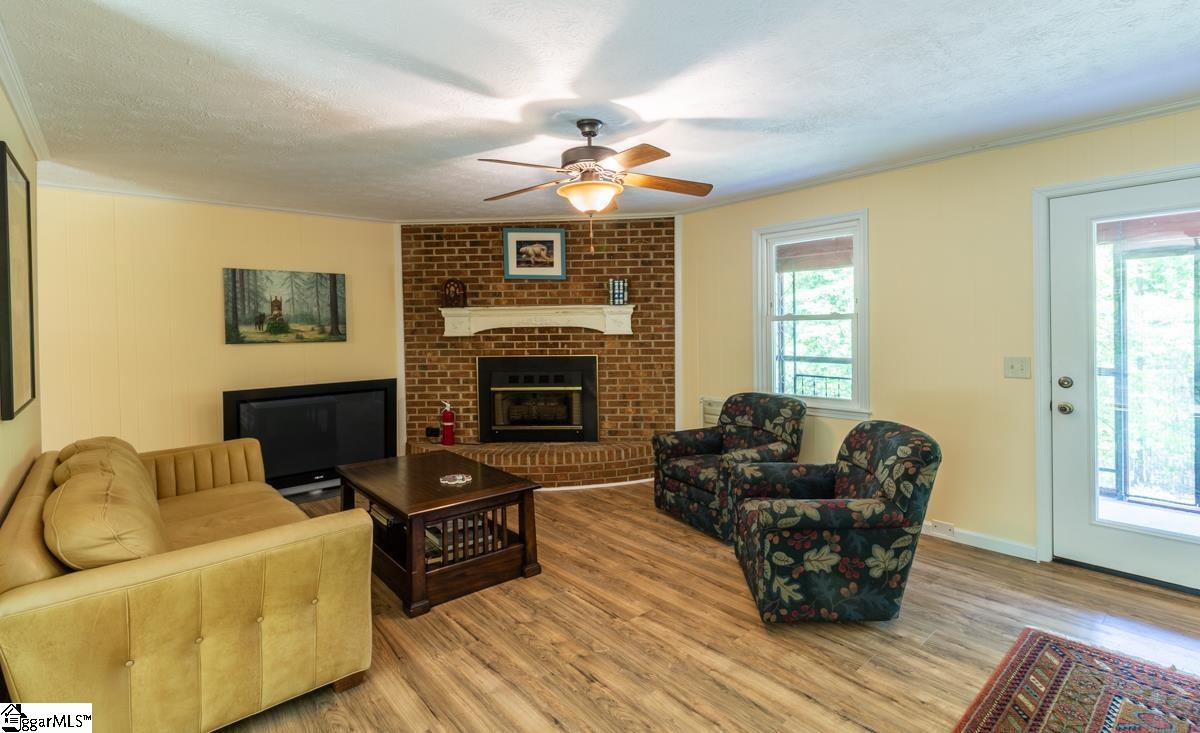 211 Banks Road Travelers Rest, SC 29690 - Photo 3 of 36