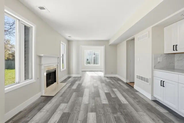 $3,200 | 1101 Ashford Lane, Westmont, IL 60559