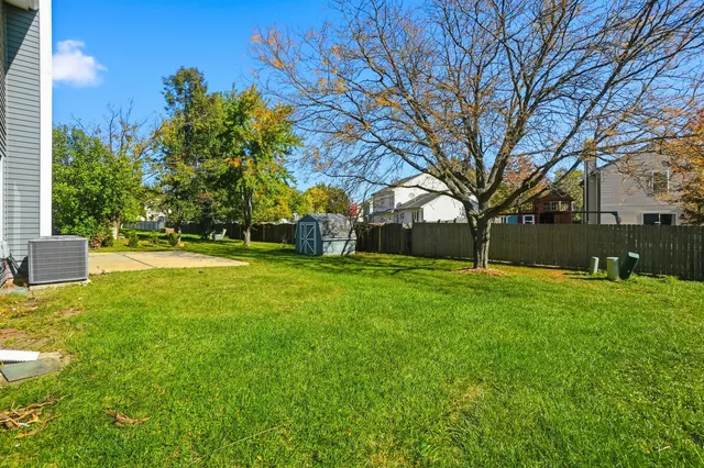 $3,200 | 1101 Ashford Lane, Westmont, IL 60559