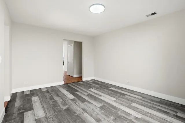 $3,200 | 1101 Ashford Lane, Westmont, IL 60559