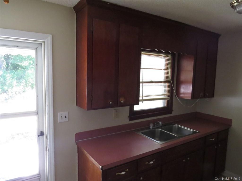 201 Valley Road York, SC 29745 - Photo 4 of 12 Gallery Image 4