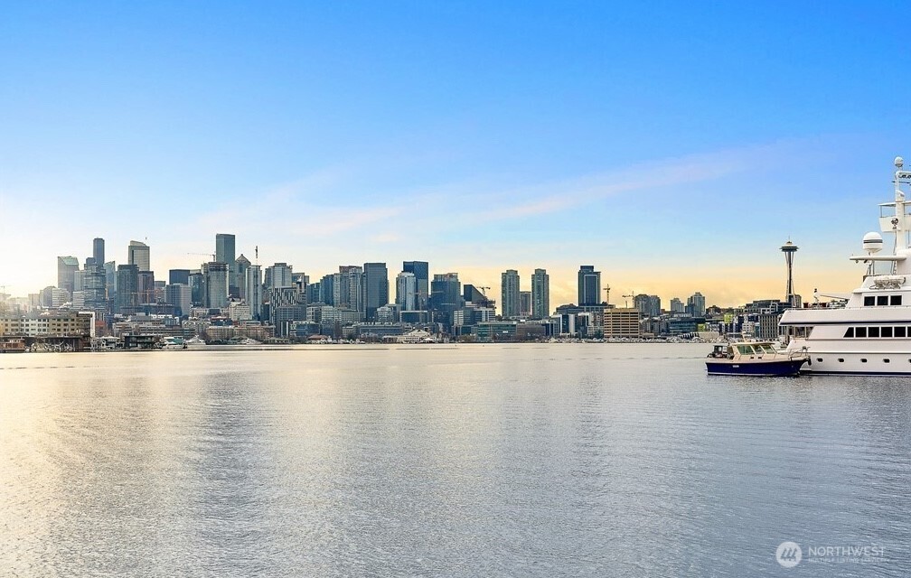 2309 North Northlake Way, Unit 1A Seattle, WA 98103 - Photo 3 of 3