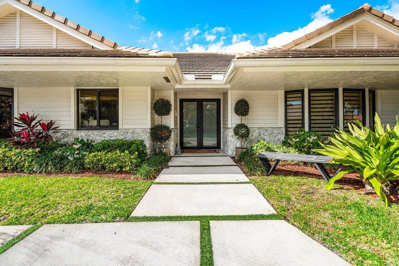 3765 Kings Way Boca Raton, FL 33434 - Photo 4 of 60 004-3765KingsWay-BocaRaton-FL-33434-SMAL